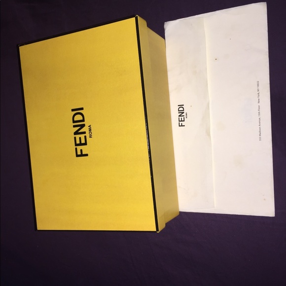 FENDI PINK LEATHER PURSE NEW CONDITION - Picture 4 of 4